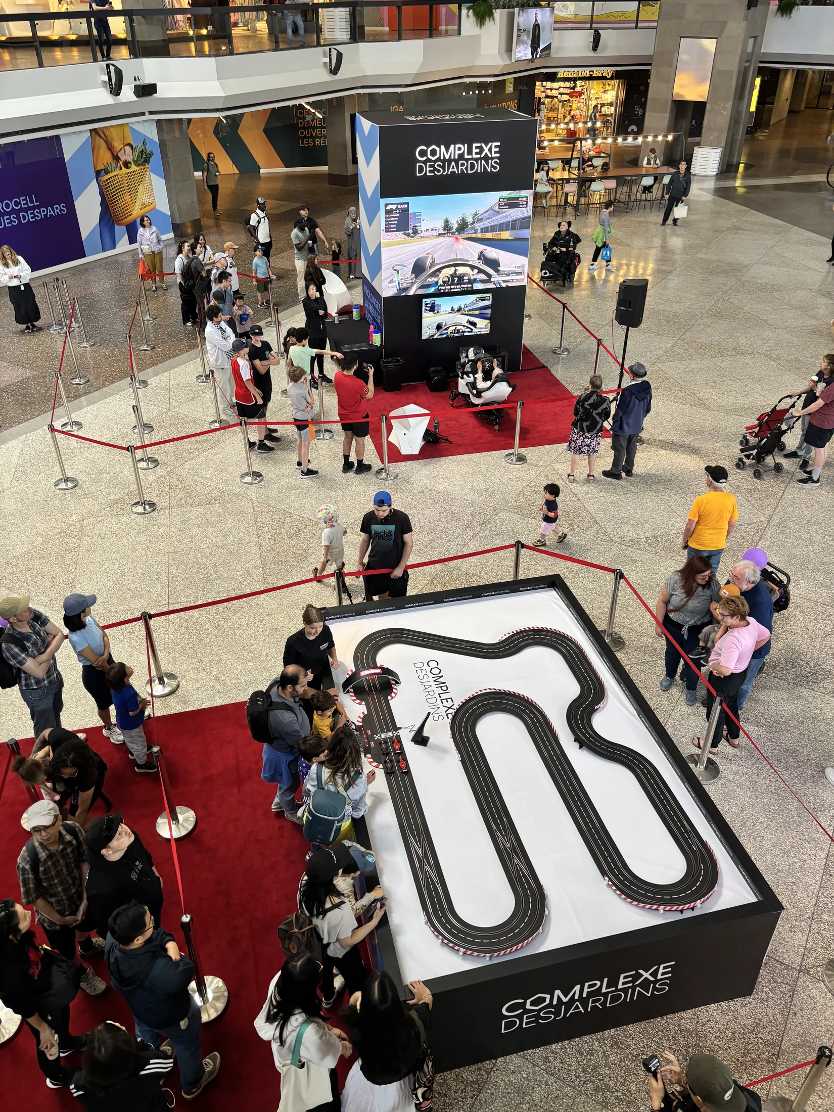 Racing simulators and LED event structure at Complexe Desjardins