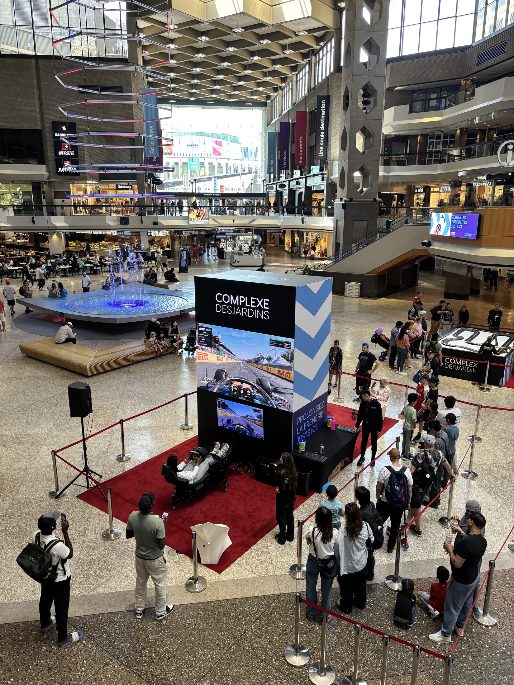 Complexe Desjardins event racing installation